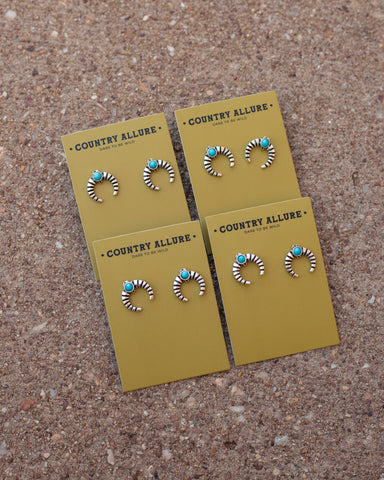 Turquoise Stud - Mini Horn