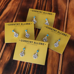 Turquoise Stud - Dainty Daisy