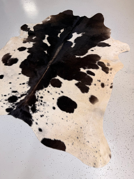 Black and White Cowhide Rug, hide #31, 175 x 184cm